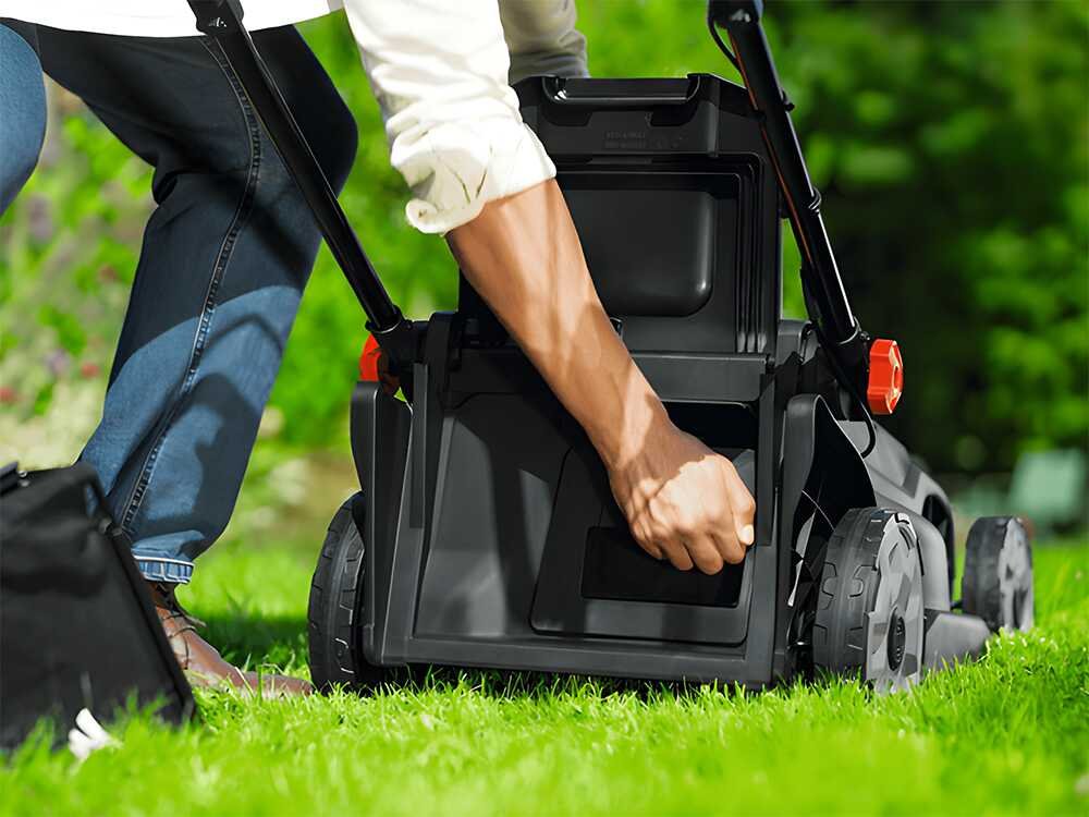 Bosch Rotak18V2-43 - Cortacésped de batería - Corte de 43 cm - BATERÍA Y CARGADOR NO ESTÁN INCLUIDOS - Imagen 3