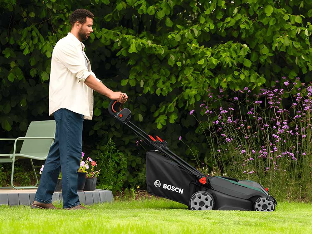 Bosch Rotak18V2-43 - Cortacésped de batería - Corte de 43 cm - BATERÍA Y CARGADOR NO ESTÁN INCLUIDOS - Imagen 4