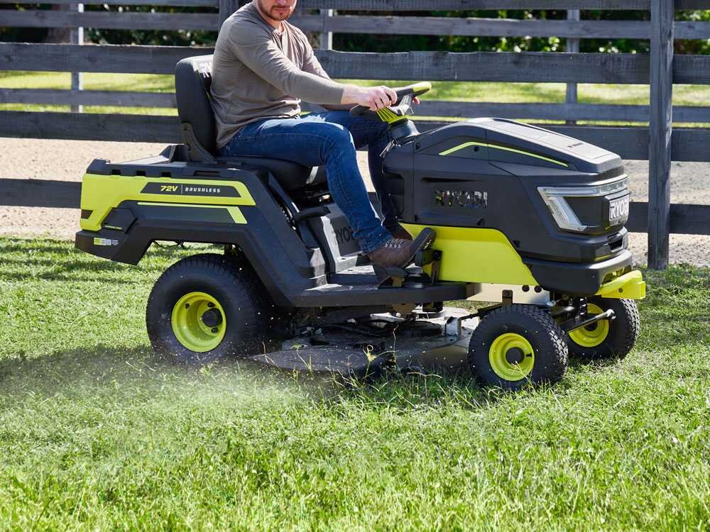 RYOBI RY72TMX107-210 - Tractor cortacésped de batería - 72V / 2x10Ah - Imagen 4
